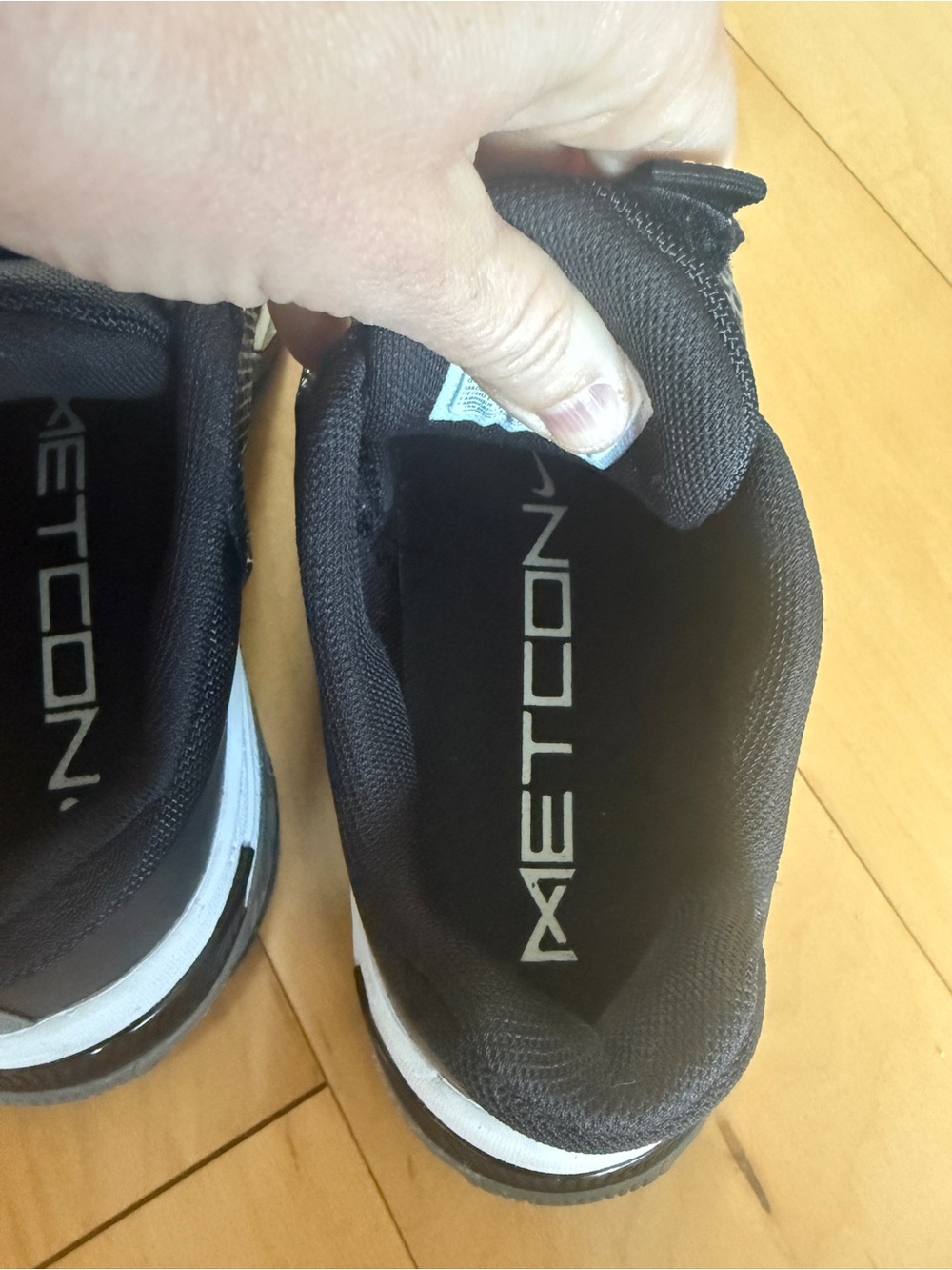 Nike Women’s Black Performance Metcons - Size 9 - Picture 7 of 8
